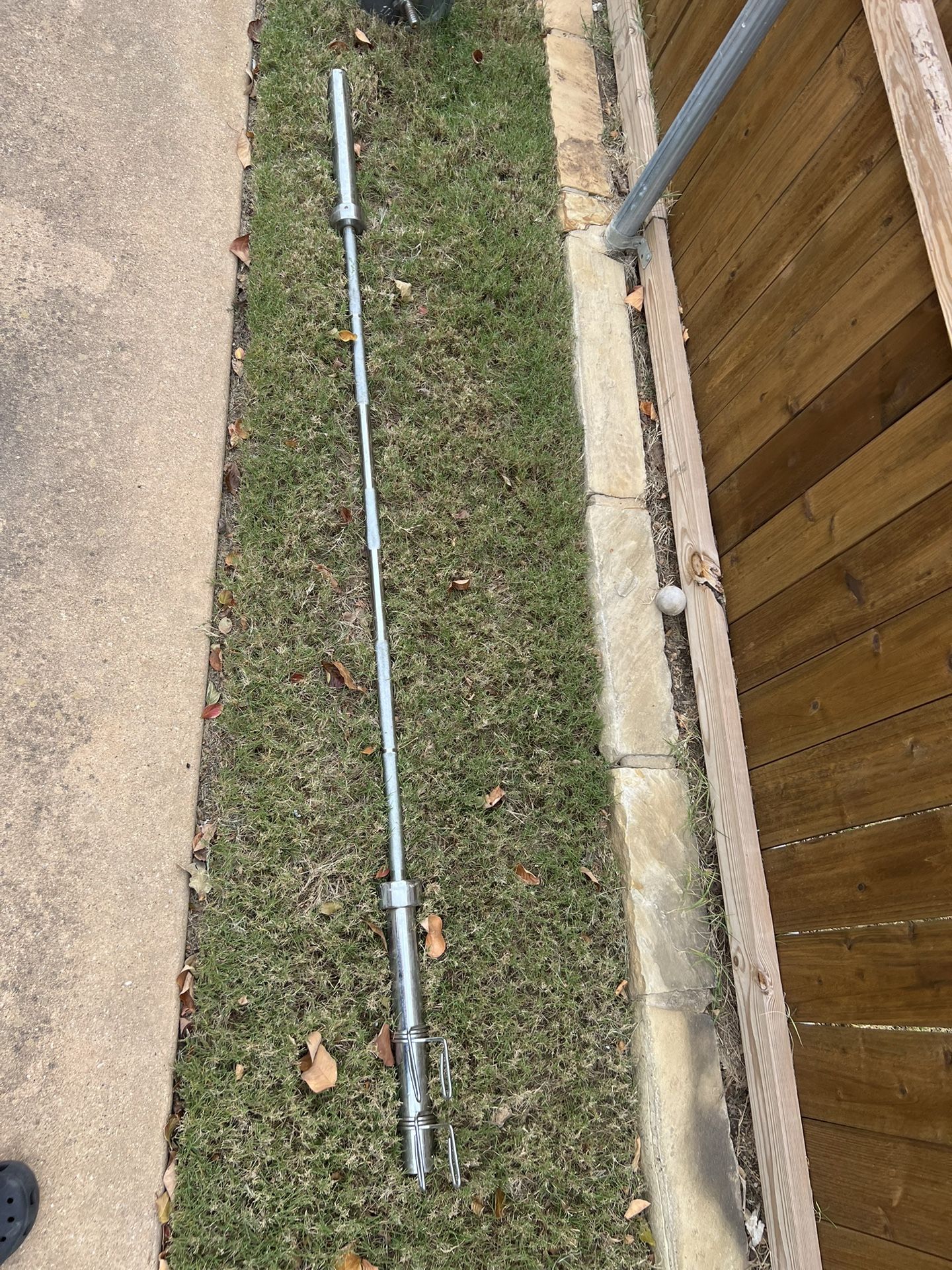 7 Foot Olympic bar with clamps