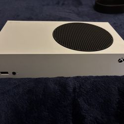White Xbox Series S 