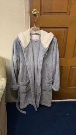 Women’s robe
