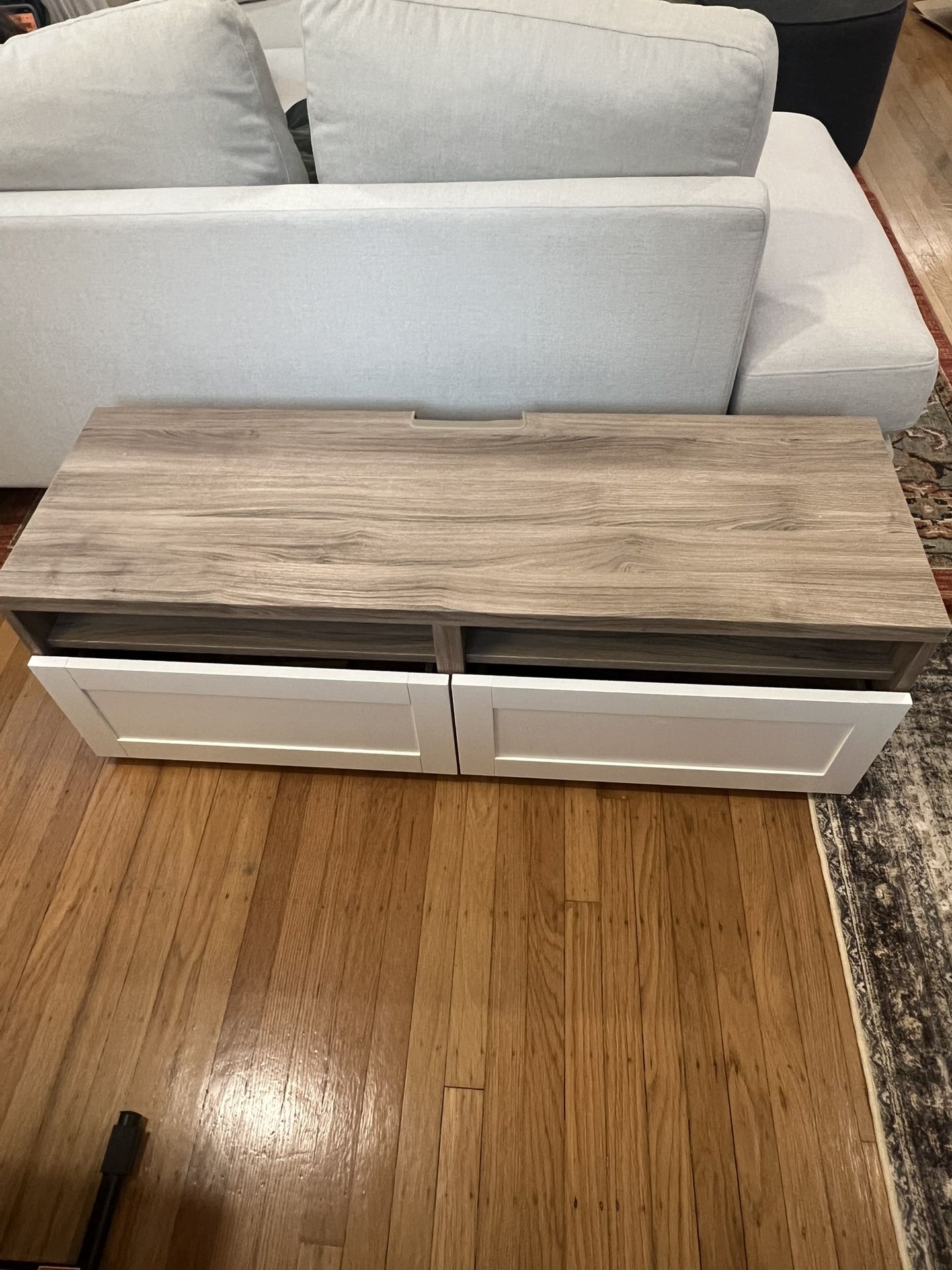 Bestå Tv stand