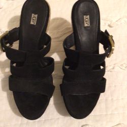 Huaraches  Size 7  UGG Poco  uso  Limpios  $30