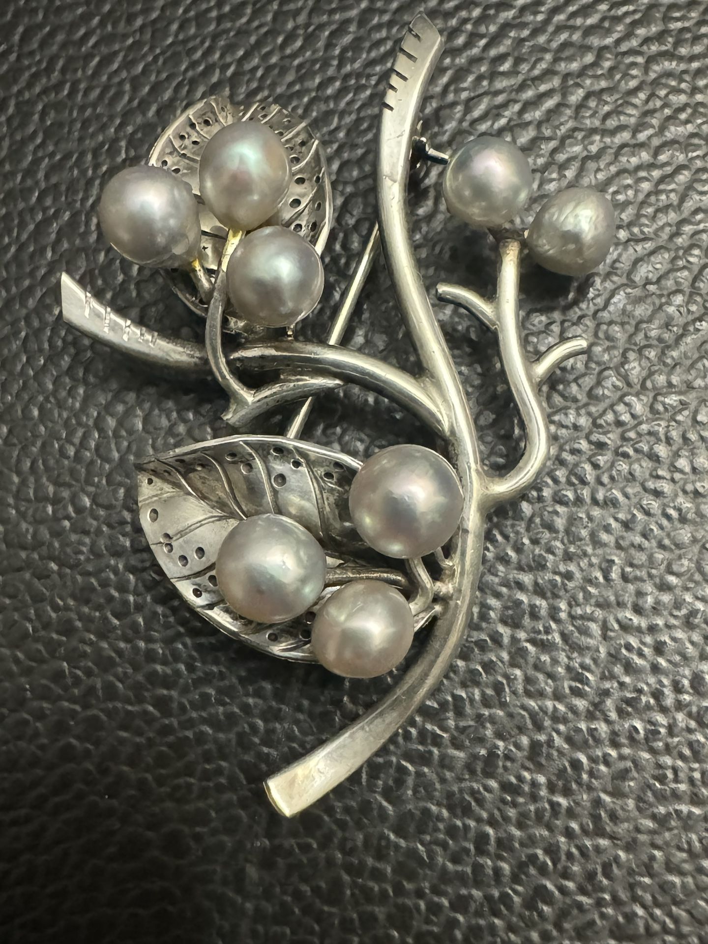 Beautiful Mings Sterling Broach With Pearls