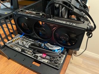 Gigabyte NVIDIA WindForce RTX 5070 12GB - Like New w/ Accessories!