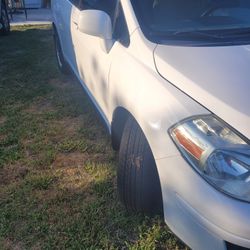 Vendo Nissan Buen Estado Único Dueño