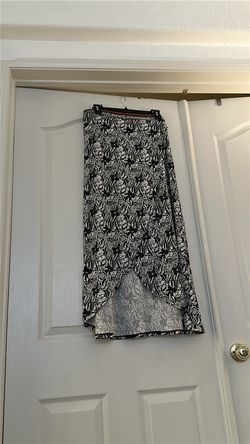 Floral black and white skirt