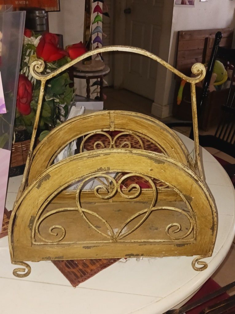 GORGEOUS VINTAGE METAL MAGAZINE BOOK STAND 15 FINAL PRICE