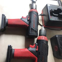 Snap On: 2 Drills , Battery And Charger 
