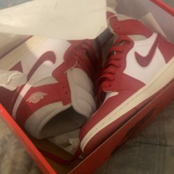 Retro Women 1s
