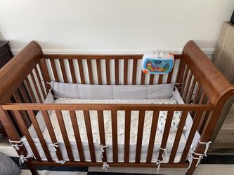 Baby Crib. Wooden. Standard Size.