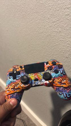 PS4 100 clean good condition pickup only comes with gta no case and ufc