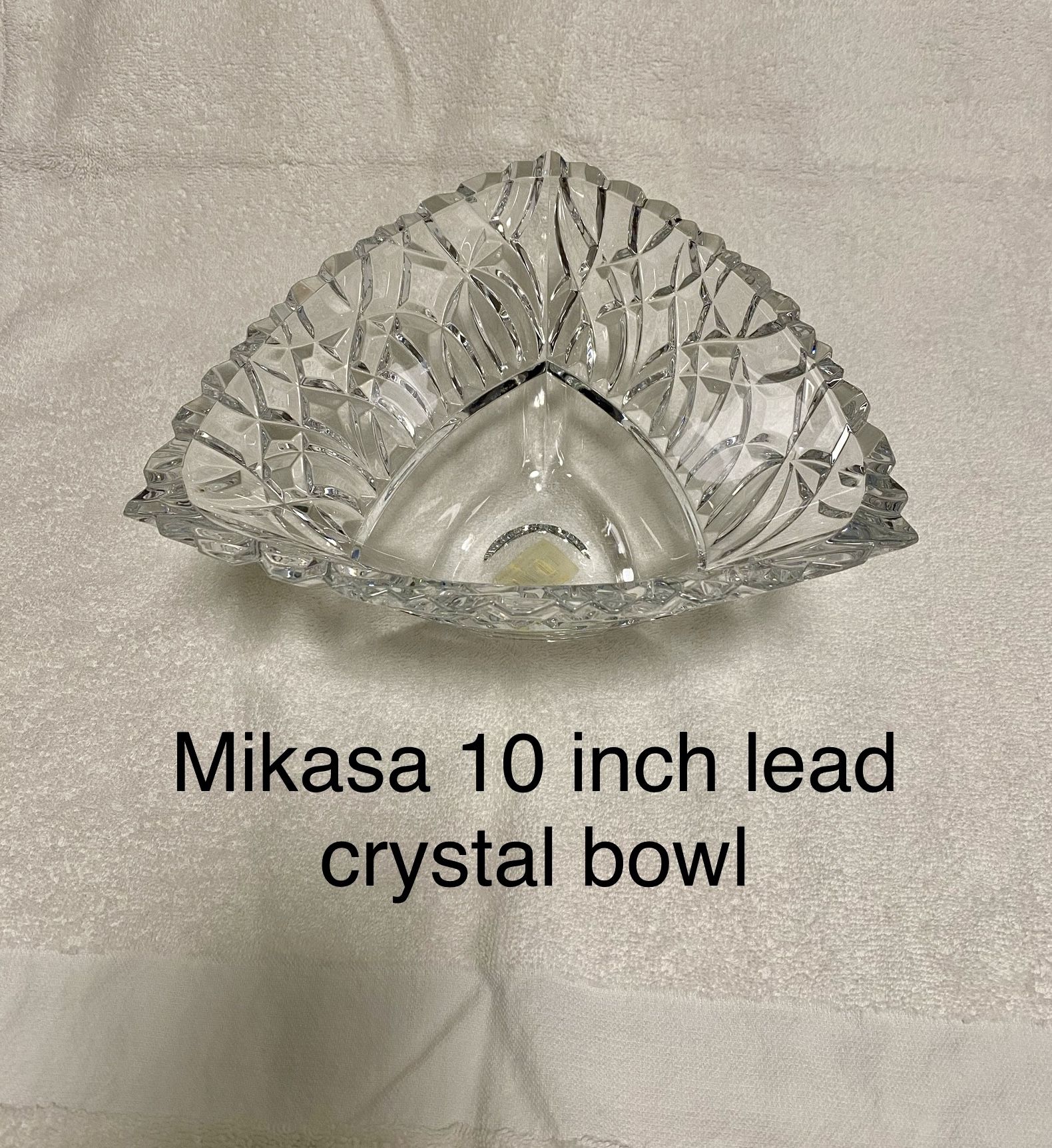 Mikasa 10 inch lead crystal triangle bowl
