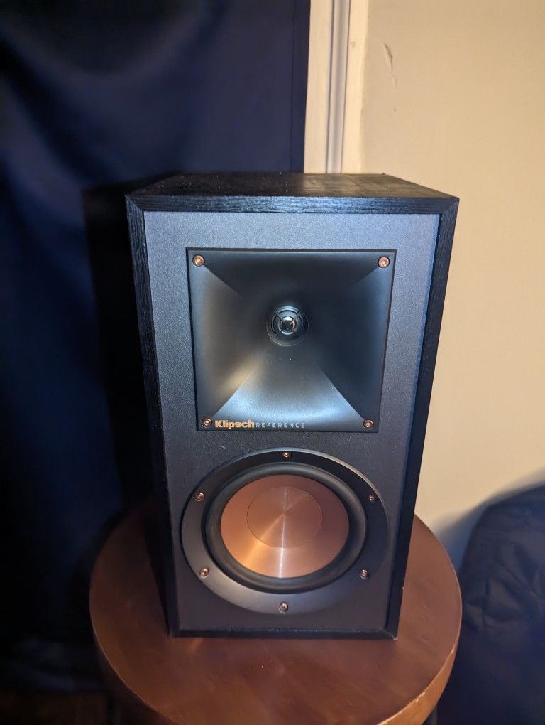 Klipsch R51M Bookshelf Speakers (Pair).