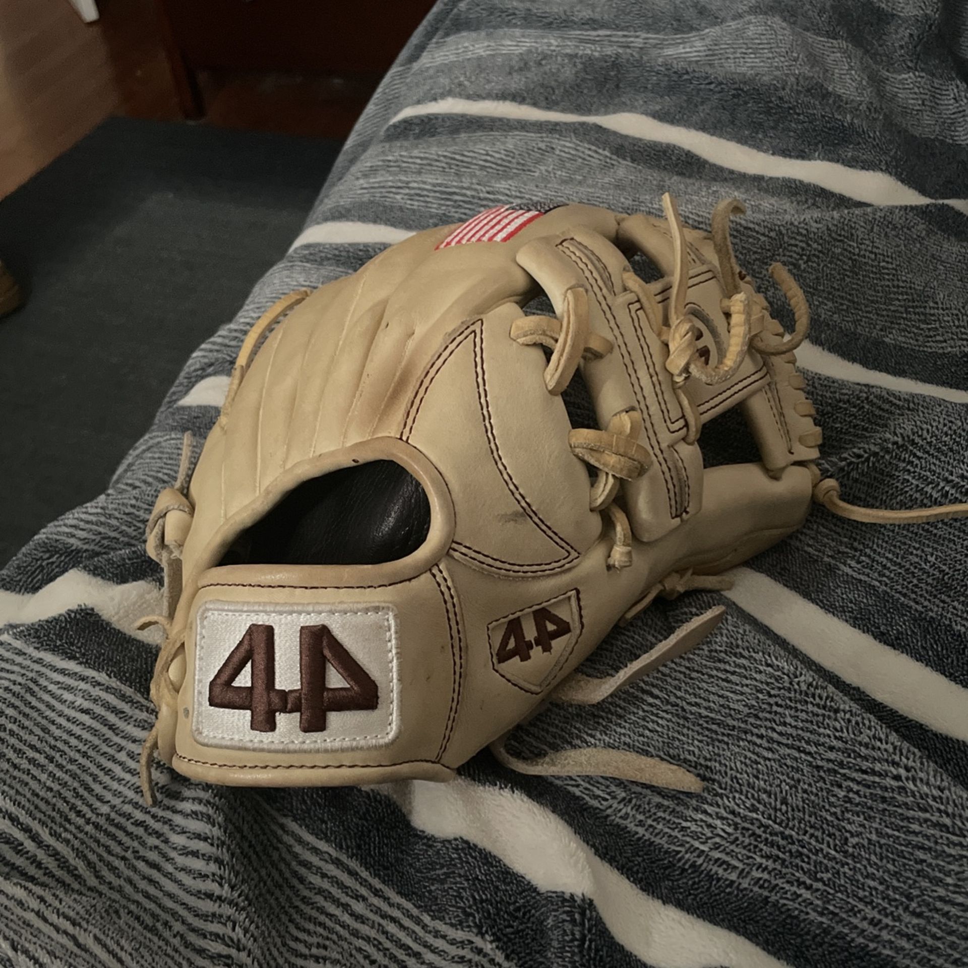 44 baseball glove