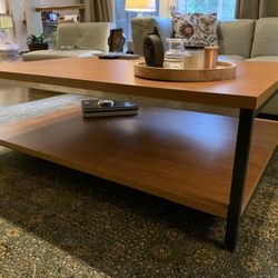 Elegant contemporary style coffee table