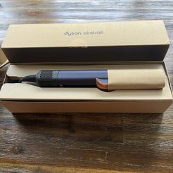 Dyson Airstrait