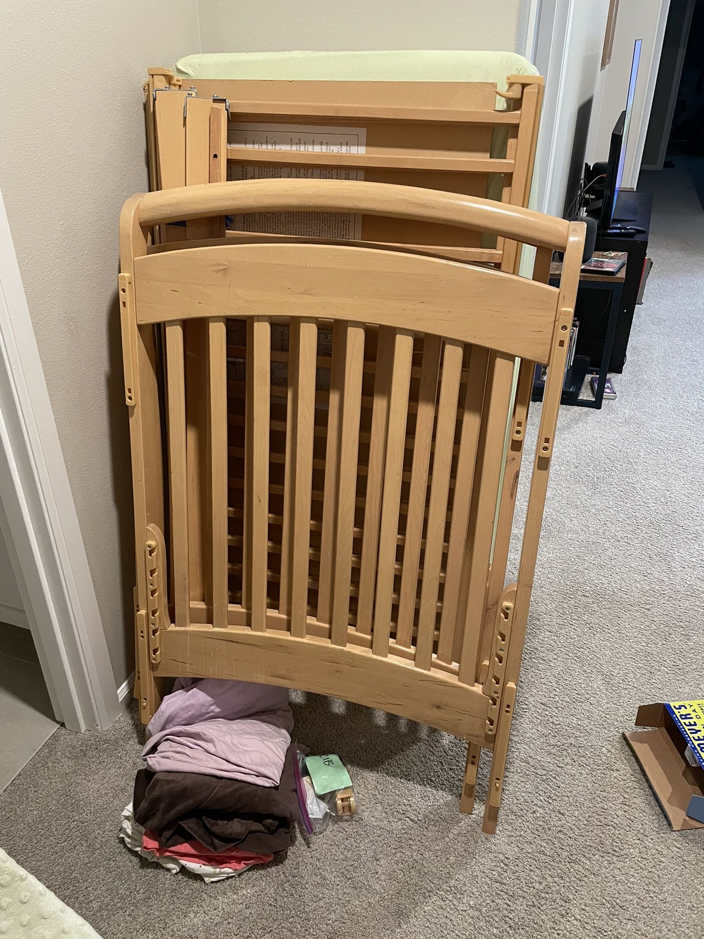 Baby crib With Mattress 