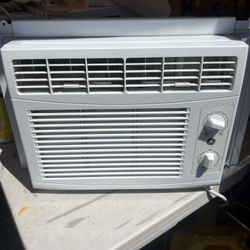 Window AC Unit