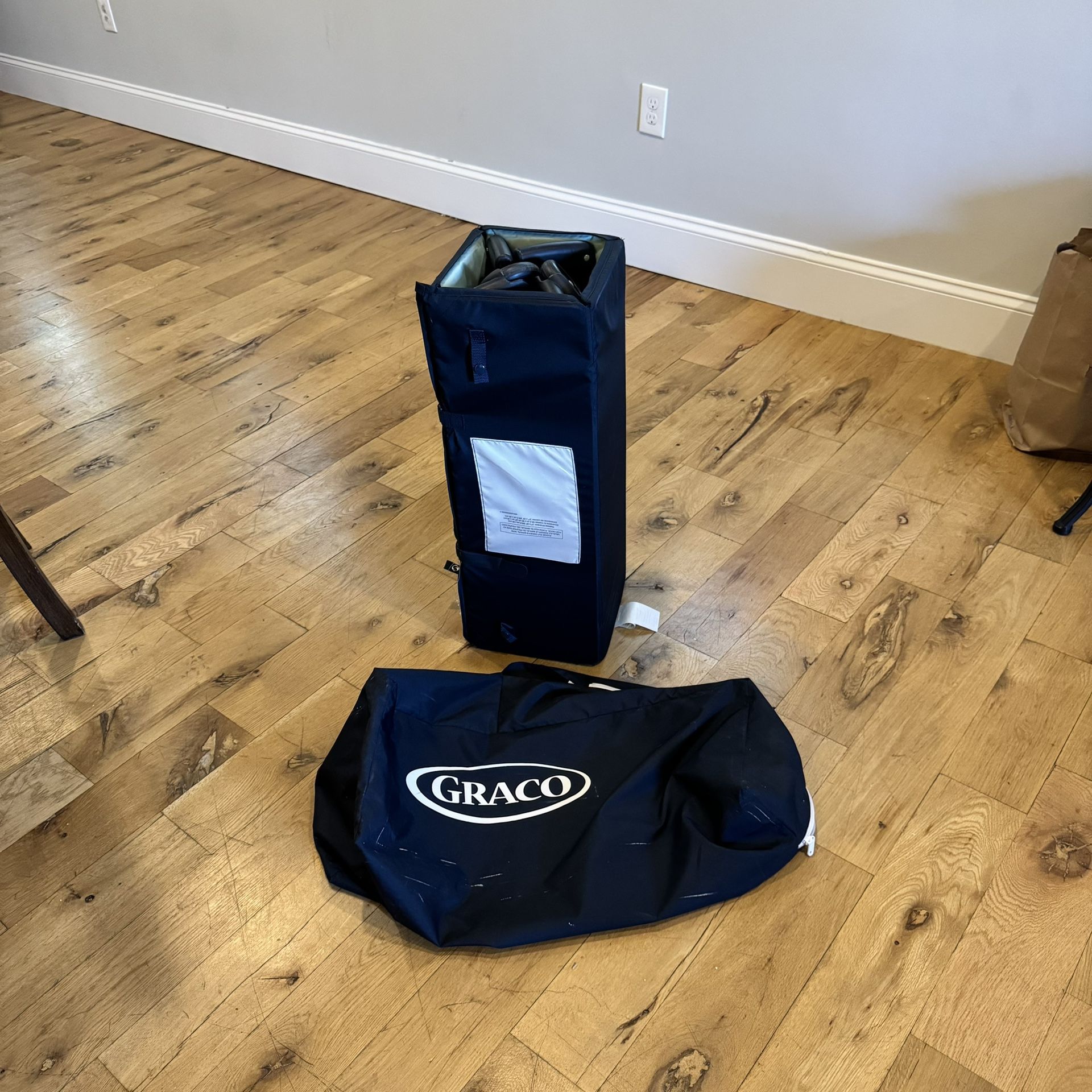 Graco Pack ’n Play Playard w/ Carry Bag – Clean & Ready to Use