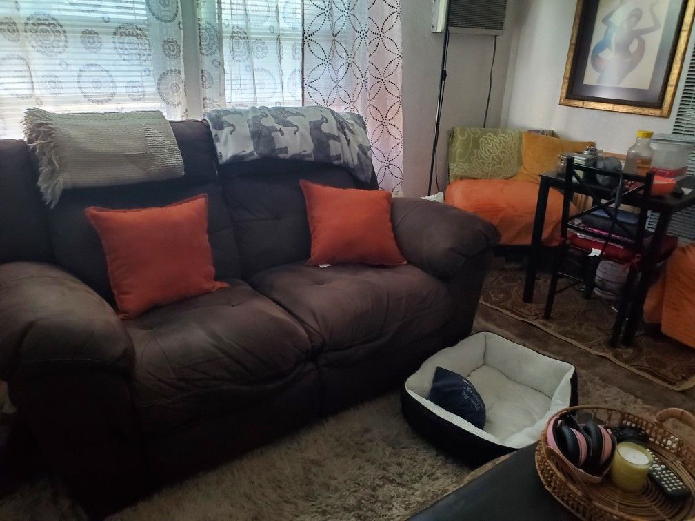 Comfy Reclining Microfiber Loveseat
