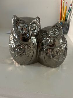 Miscellaneous decor