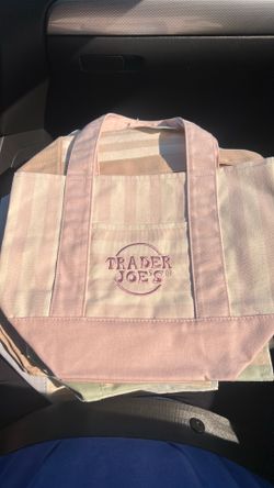 New Trader Joe’s tote