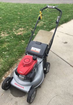 Honda HRR216 Quadra Cut system lawnmower