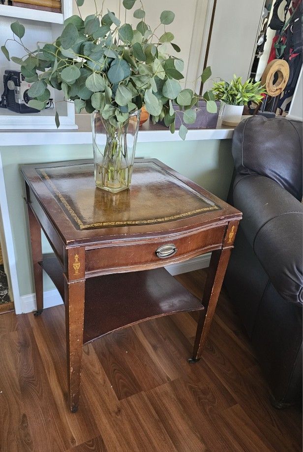 Side Table/End Table