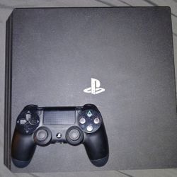 PS4 Pro [1TB] Bundle 