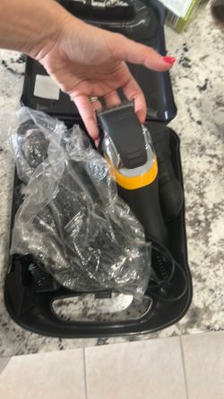 Hair cutting clippers