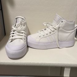 Women’s Size 7 Adidas