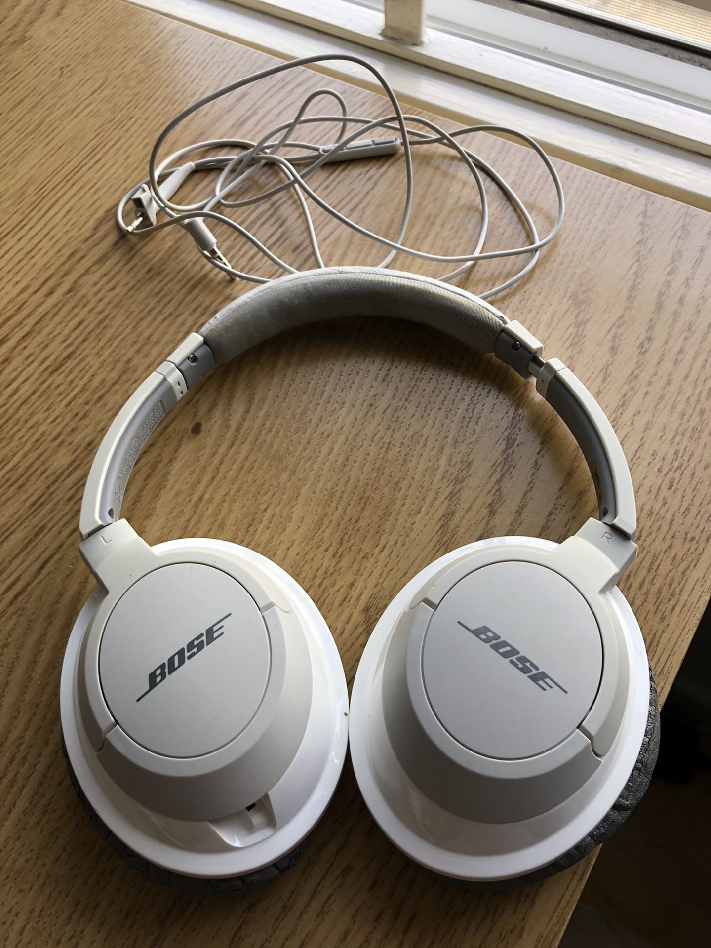 Bose SoundLink Around Ear II