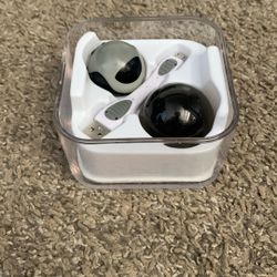 Ozobot toy robot follows patterns