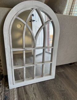Arched mirror