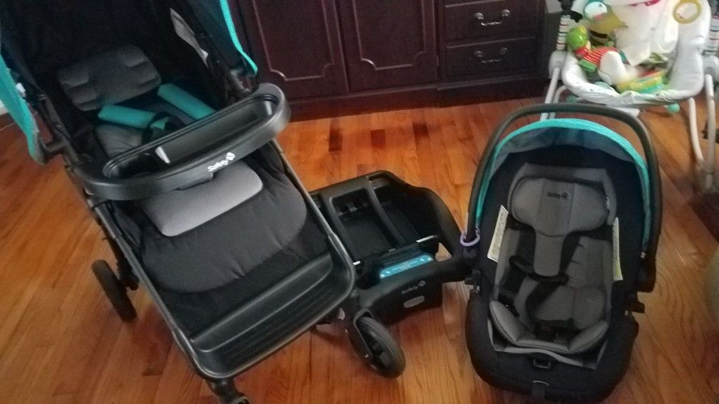 5 month Old ..Smooth Ride Travel System makes strolling