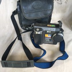Used Sony Digital Camera- needs battery, sell for parts, 