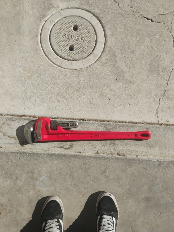 24" Ridge Pipe Wrench 
