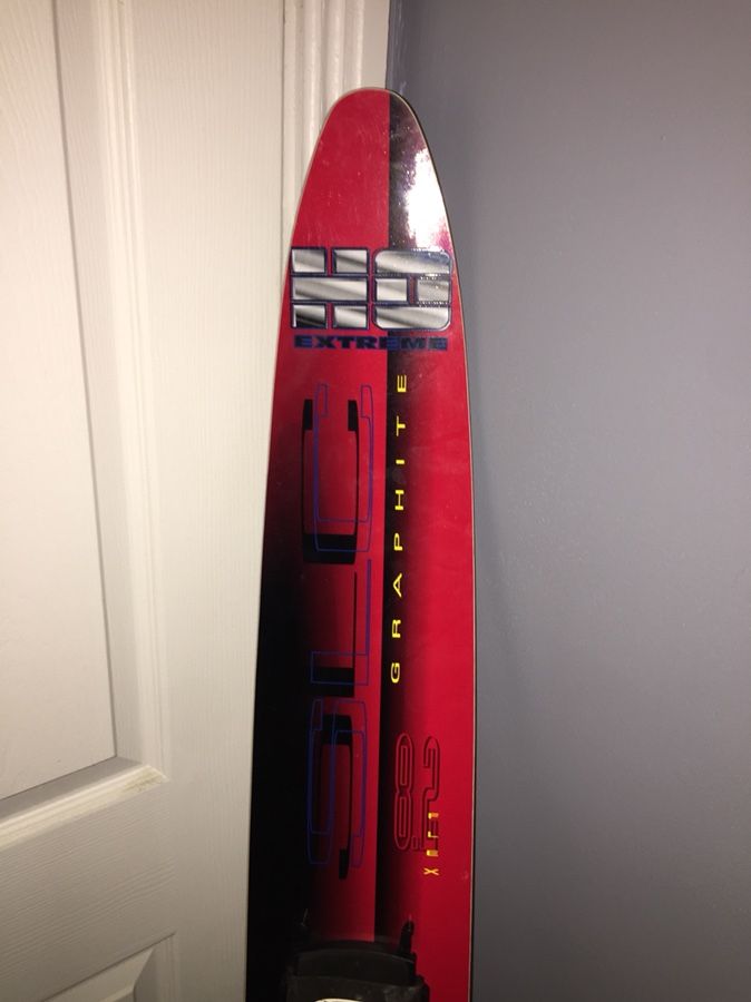 Slalom Water Ski !!! Like New !!! HO Extreme Graphite 8.2 SLC Flex Water Ski. With carrying bag. $100 OBO