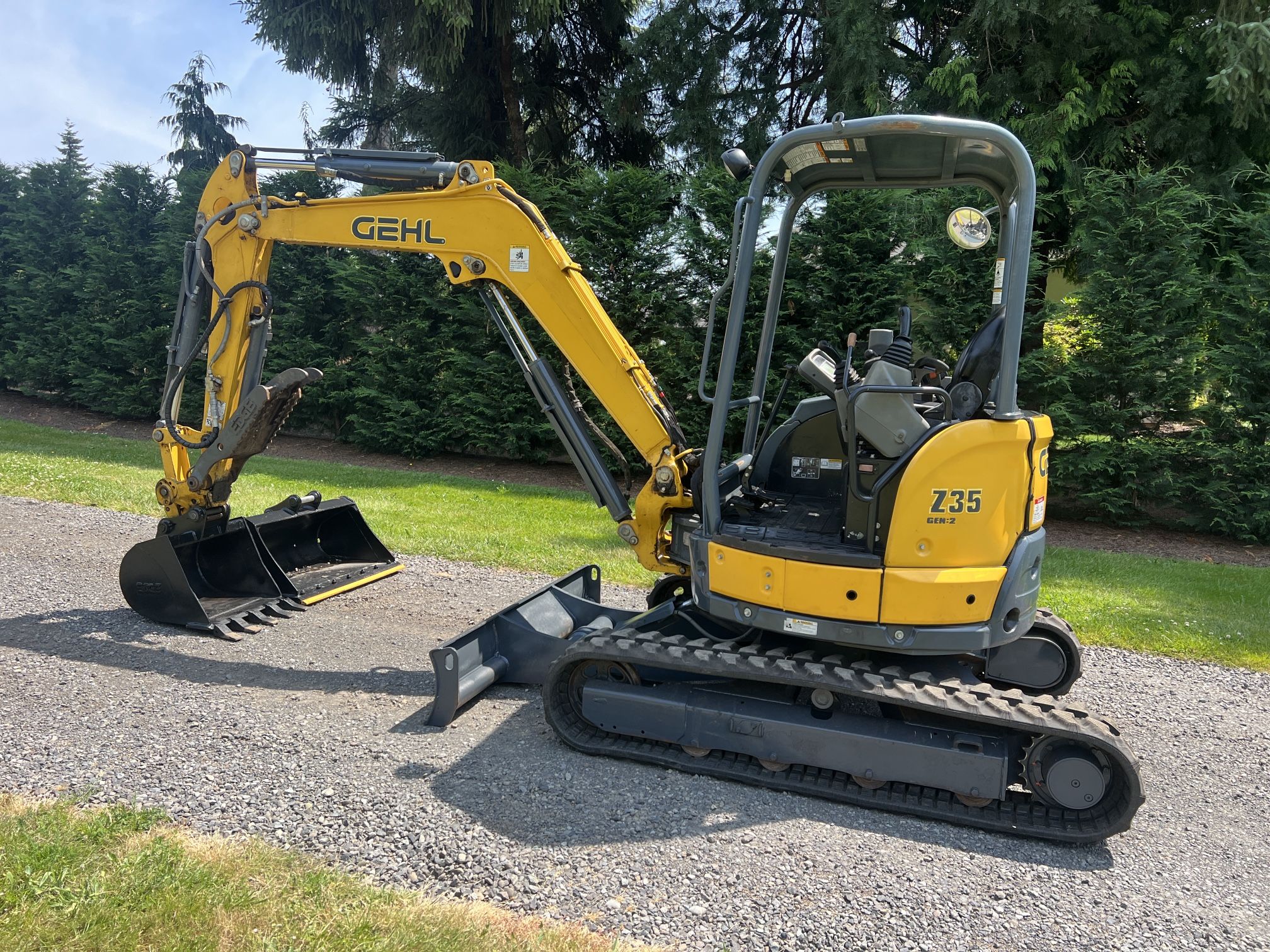 2018 Gehl Z35 Mini Excavator - 1,520 Hours - 8K Weight - 2 Buckets