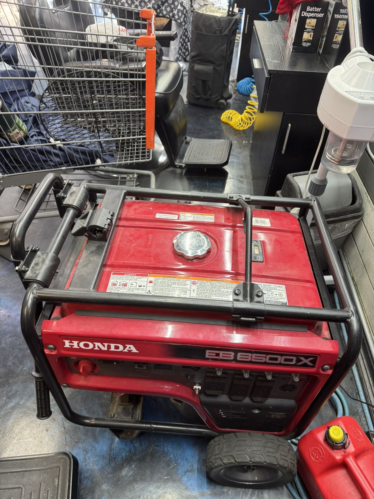 Honda EB6500X Portable 7,000 Watt 6.0 kW Generator Reliable Power for Jobsites, Events & Emergencies