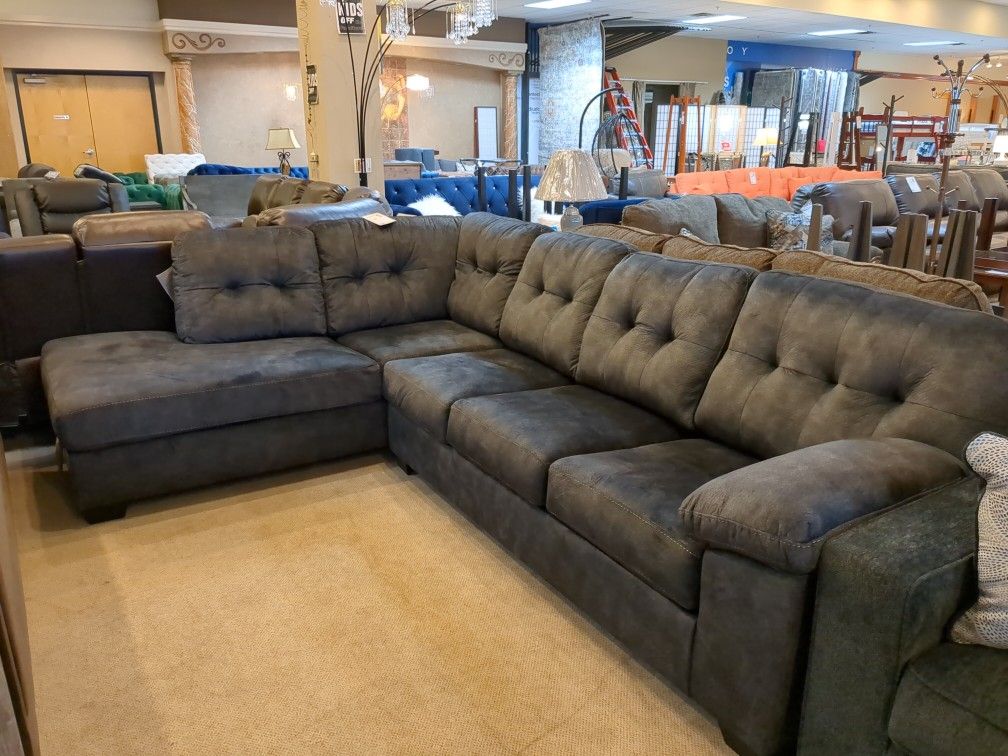 Accrington Sleeper Sectional 