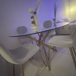 MOVING SALE DINING TABLE