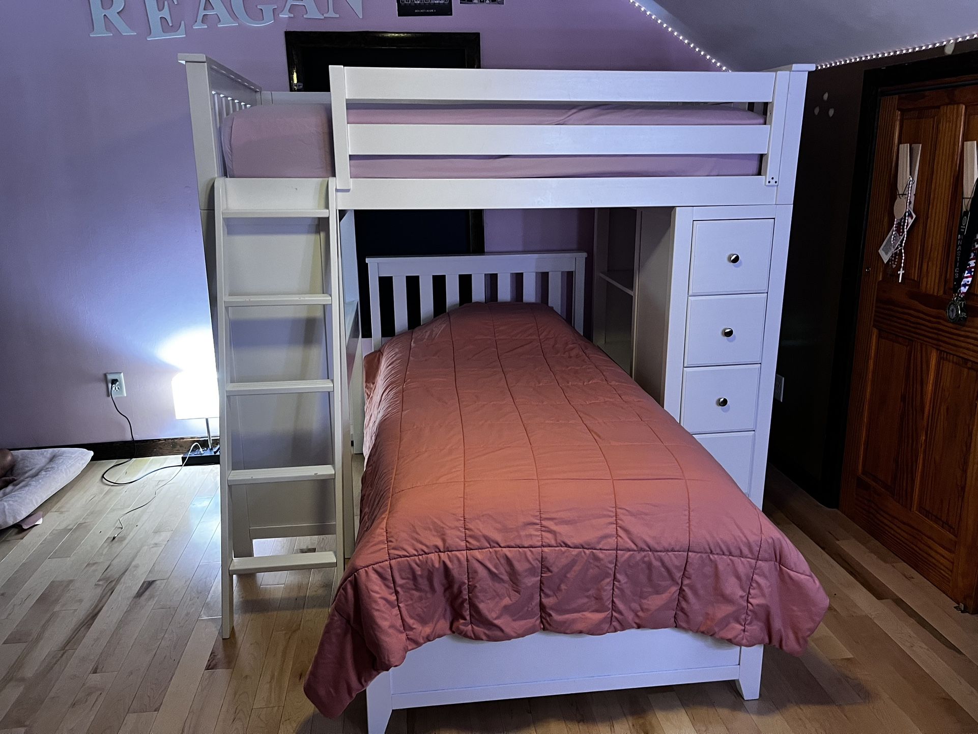 Twin Over Twin Loft/ Bunk Bed
