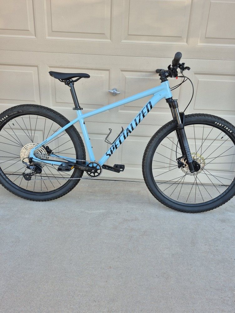 SPECIALIZED ROCKHOPPER ELITE MOUNTAIN BIKE,  29ER  TUBELESS TIRES/RIMS, 1X11,  ROCKSHOX AIR SHOCK (LARGE FRAME)