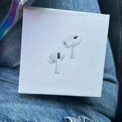 Apple AirPods 2nd Generation BRAND NEW! 