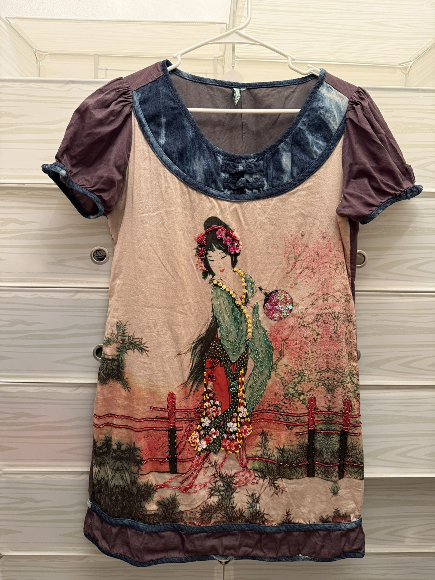 Casual Dress Embroidered With Painted Asian Lady Design
