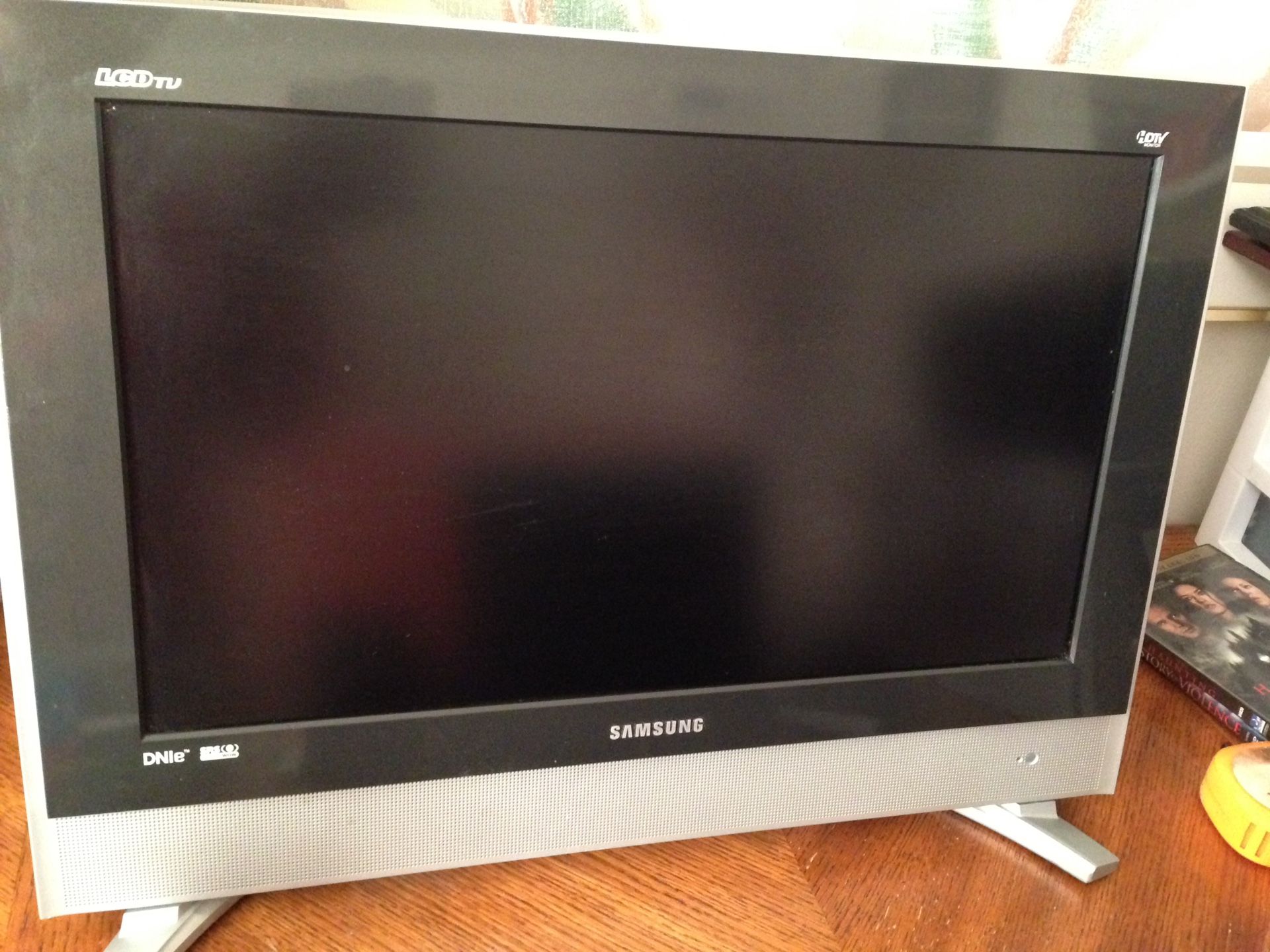 Samsung LTP227W 22-Inch HD-Ready Flat-Panel LCD TV