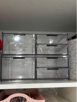 Makeup organizer