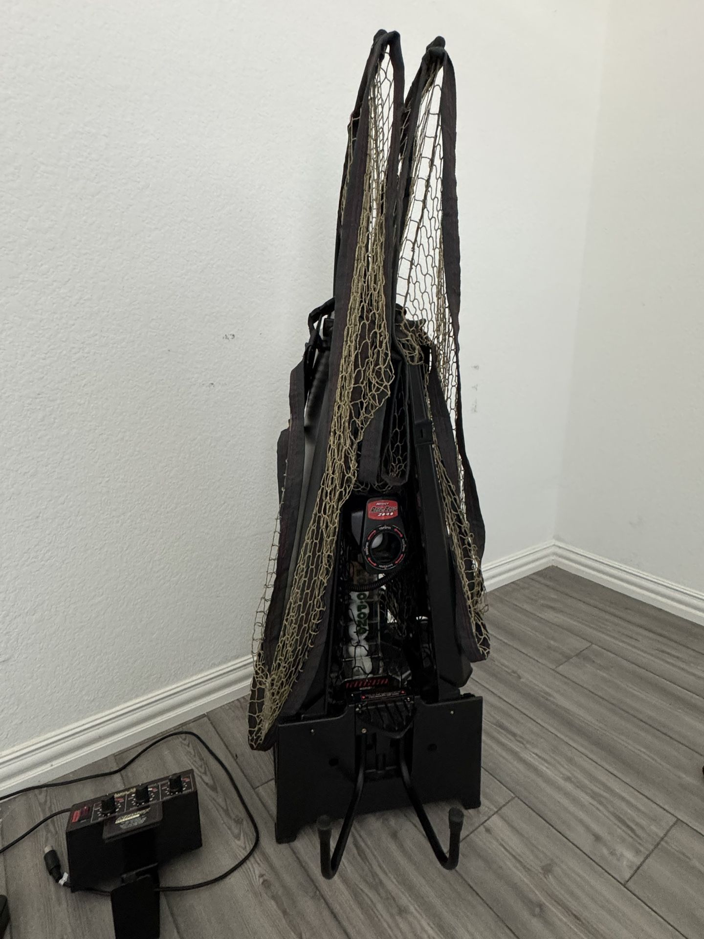 Newgy Robo Pong 2040