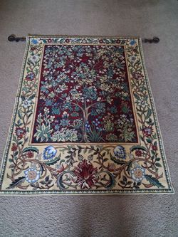 Tapestry with hanging rod