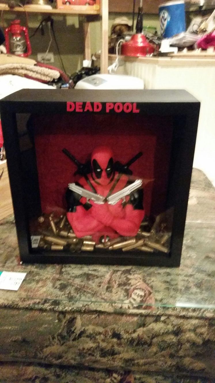 Deadpool shadow box
